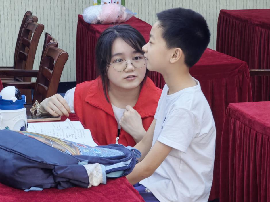 安徽學(xué)子三下鄉(xiāng)：垃圾回收齊行動，綠色環(huán)保伴我行