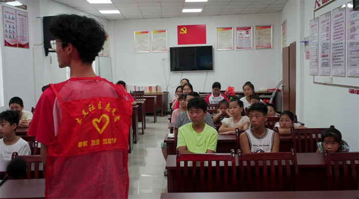 青春課堂進鄉野，知識甘霖潤童心——北京科技大學鹿貝柯鹿耕三河實踐團赴村宣講、輔導功課