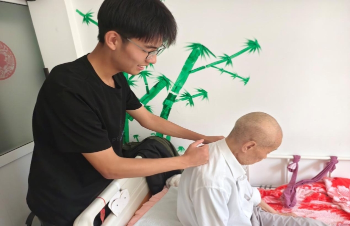 青春力量送健康，志愿服務(wù)暖民心 ————“青嶼岐黃”志愿服務(wù)隊基層實踐紀(jì)實