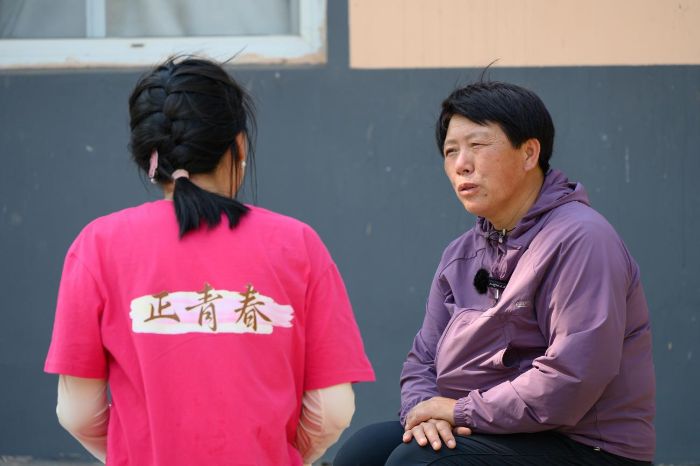 安徽新華學院青年學子探訪亳州芍藥種植基地 助力鄉村振興