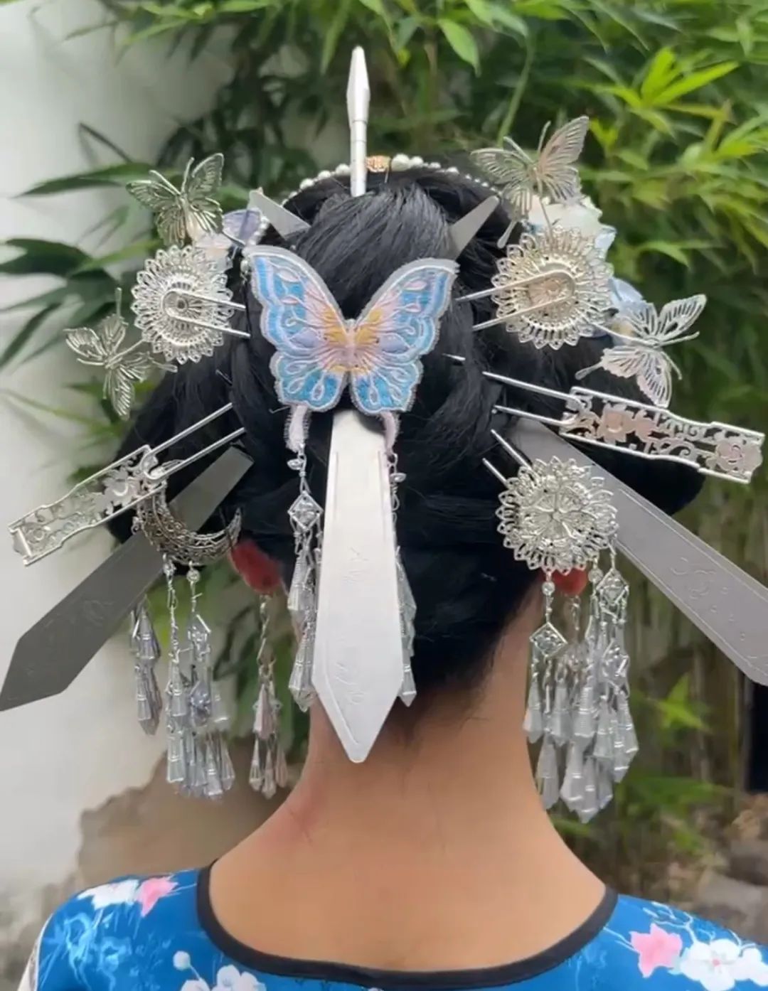 銀簪映閩韻，青春續(xù) “她” 魂 —— 陽(yáng)光學(xué)院學(xué)子探尋福州三條簪文化，傳承女性精神核心