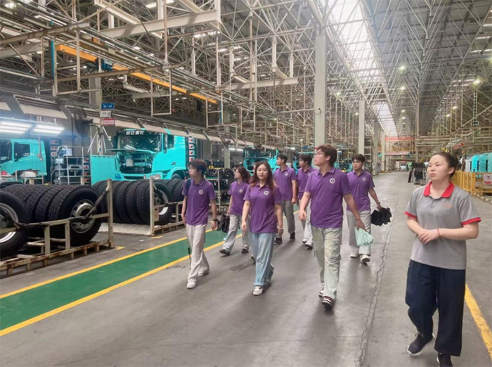 機械“奇”點探創新，星“瑞 廣陵啟新程——揚州大學廣陵學院學子參觀奇瑞商用車