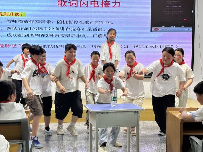 淮北師范大學研究生赴雙堆集明德小學以特色課程播撒紅色種子：紅燭映童心 薪火傳精神