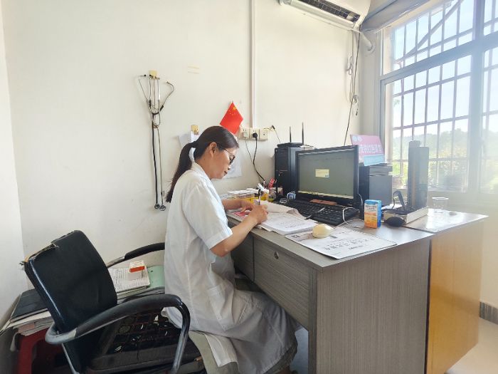 扎根鄉村二十七載做村民健康“守門人” —— “赤心青音”團隊尋訪湖北省優秀共產黨員、羅田村醫程麗枝