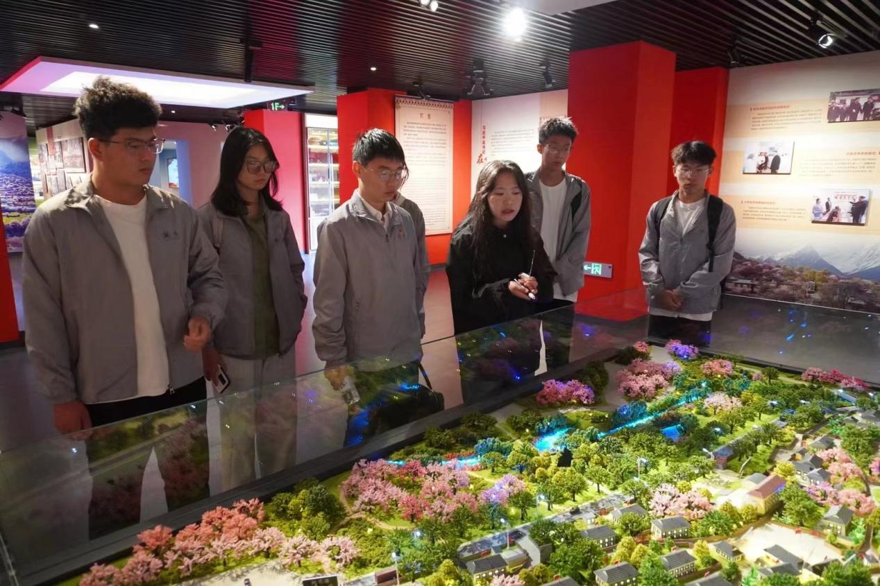 鄉村振興、民族團結之旅——河南工業大學社會實踐團隊深入西藏嘎拉村實地考察