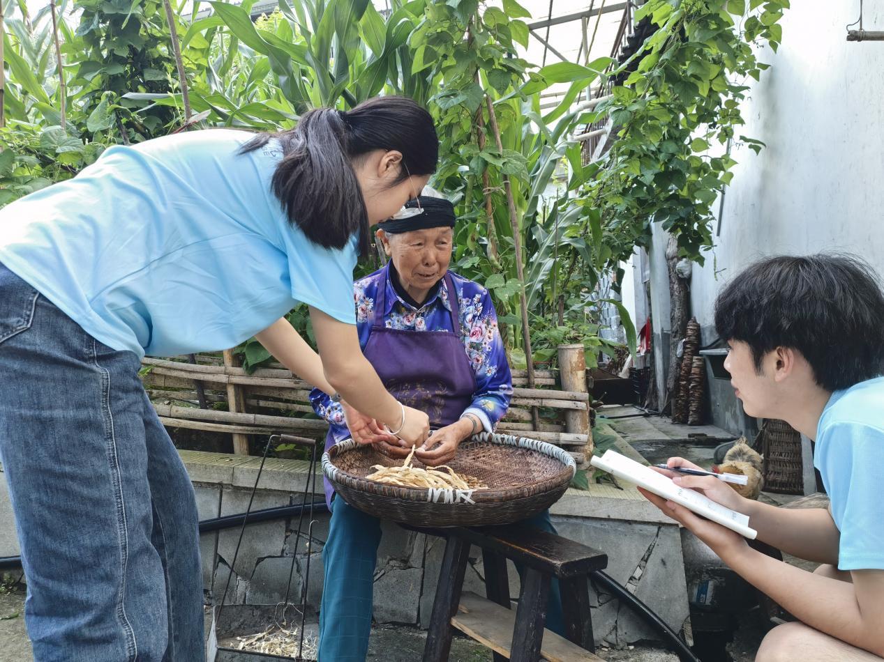重慶建筑工程職業學院鄉村振興實踐團赴開州區開展“三下鄉”活動