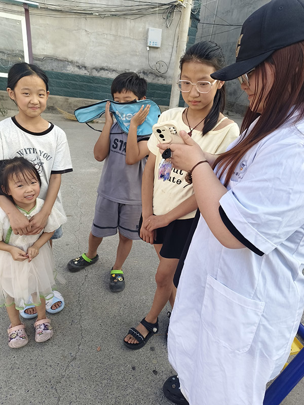 青春力量暖山村 豫北醫學院赴后澗村實踐隊下鄉開展熱心服務