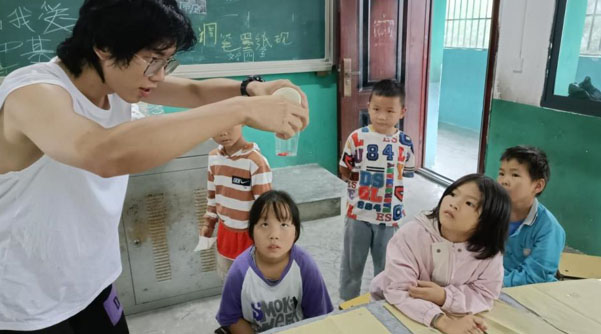 守護(hù)朝陽，助力成長|長安大學(xué)筑夢黔行暑期社會實踐隊開
