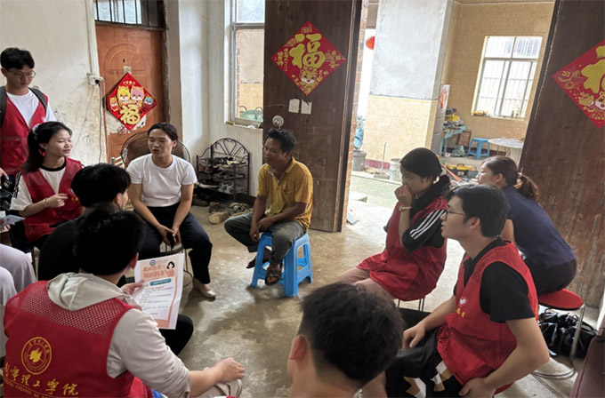 南理學子下鄉行：踏訪每一戶，用腳步架起家校連心橋