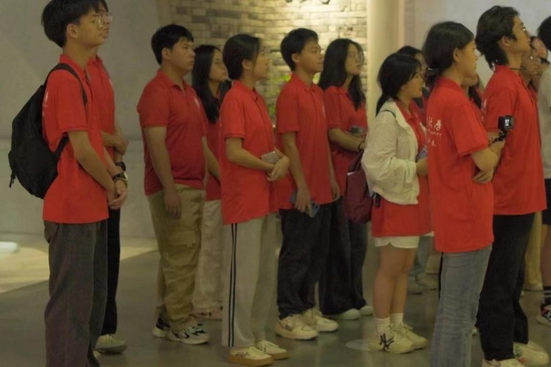 西南石油大學外國語學院“枝繁·簡心向陽實踐隊”赴簡陽市龍溪村開展“扎根鄉農，智