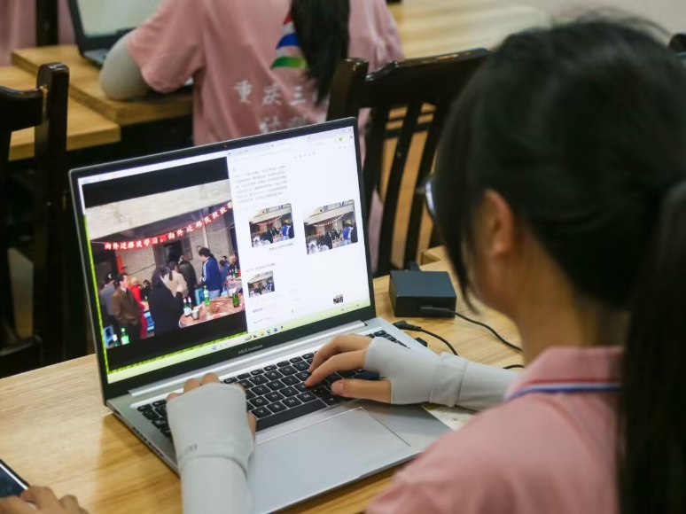 看！老照片會“動”了！——AI 讓三峽移民記憶 “活” 起來