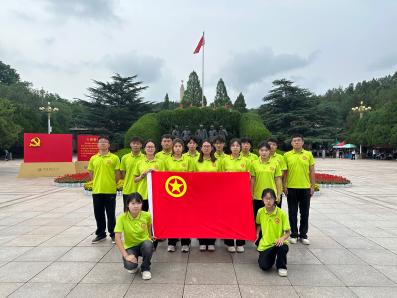 西柏坡上憶崢嶸，革命精神永傳承