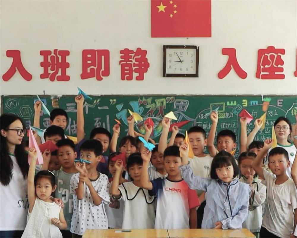 青春課堂，放飛夢想： “螢光”支教團在劉李學(xué)校的第一課