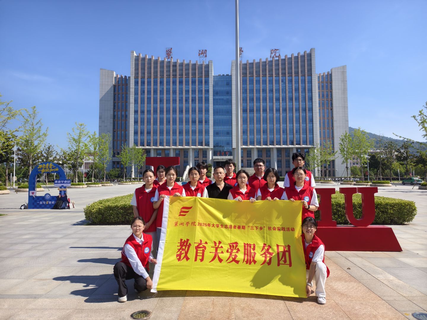 九旬 “守燈人” 與一群年輕人的邂逅，鄉村教育的星火，這樣燎原