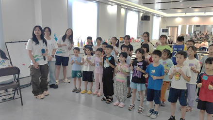 佛山大學“尋跡·傳承”實踐團在南海區獅山鎮夏令營中豐富青少年文化生活