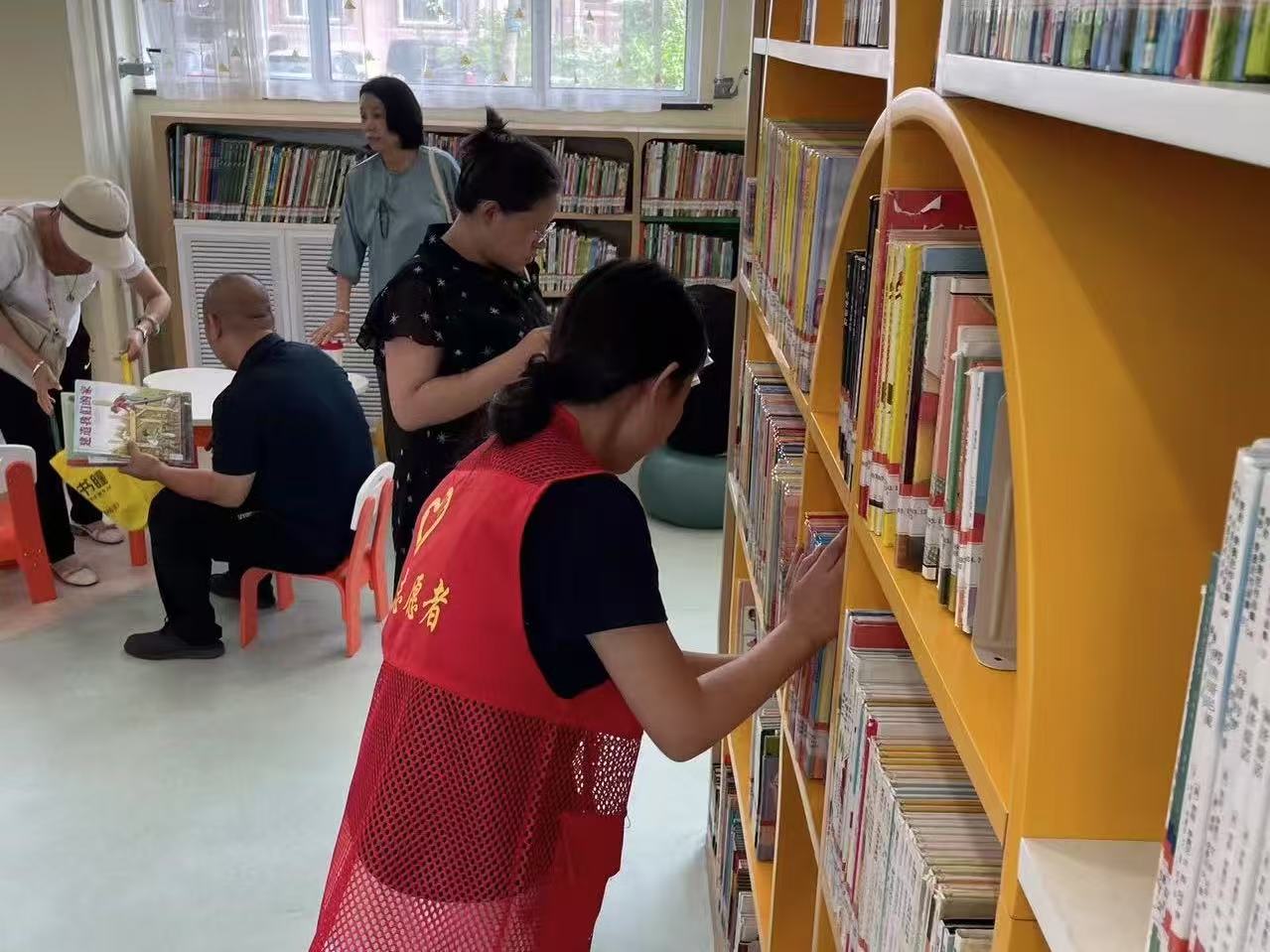 蘇州大學(xué)應(yīng)用技術(shù)學(xué)院2025“三下鄉(xiāng)”實(shí)踐紀(jì)行 |書(shū)香筑夢(mèng)，青春賦能閱讀