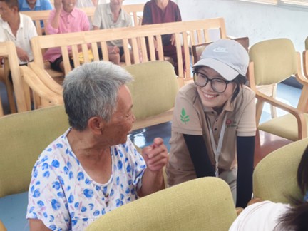 聆聽歲月，傳遞青春：江財現經管學子泗溪鎮敬老院踐行敬老情