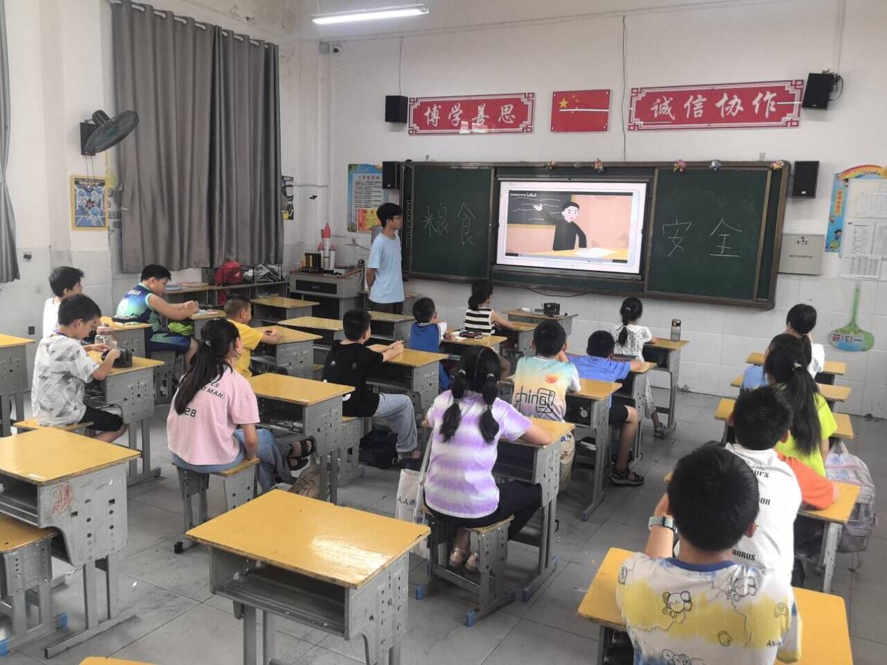 “播種知識之田，守護糧食之安”武昌理工學院云夢書韻志愿服務隊開展“糧食安全”主題特色課程