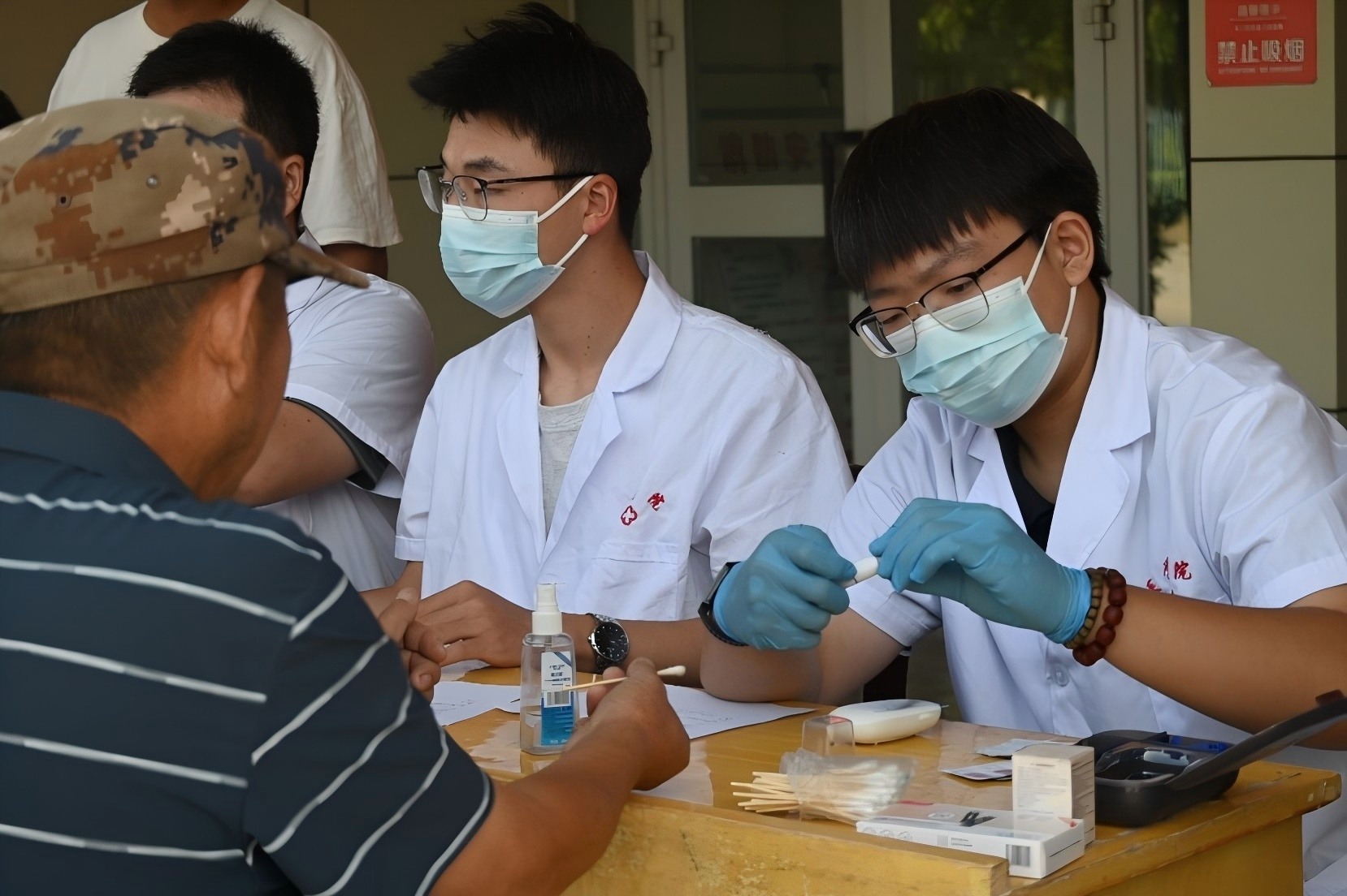 “醫”心“醫”益筑屏障，防微守康進紅橋