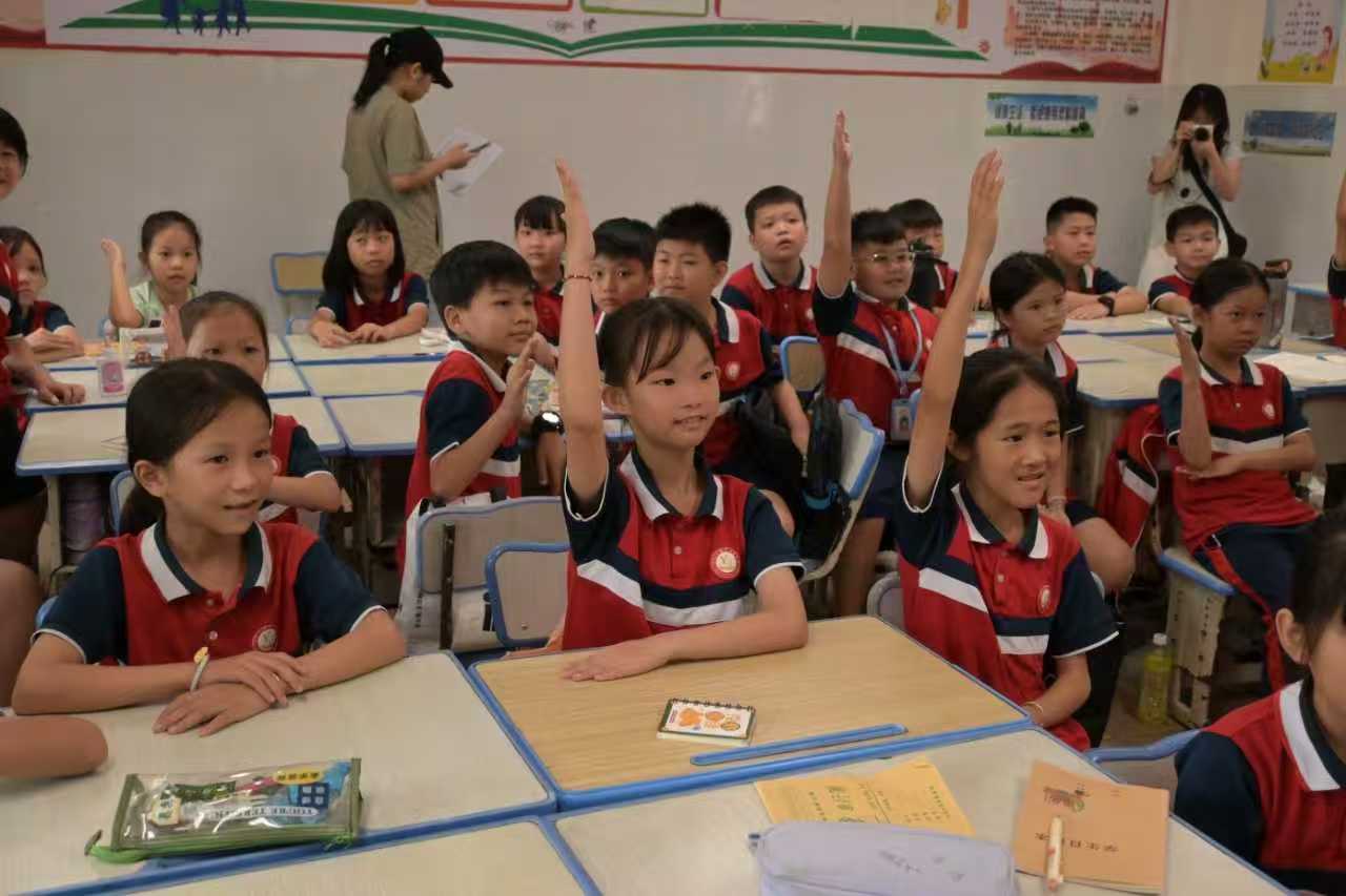 陽(yáng)江鎮(zhèn)中心小學(xué)：海椰服務(wù)隊(duì)帶來(lái)別樣醫(yī)學(xué)課
