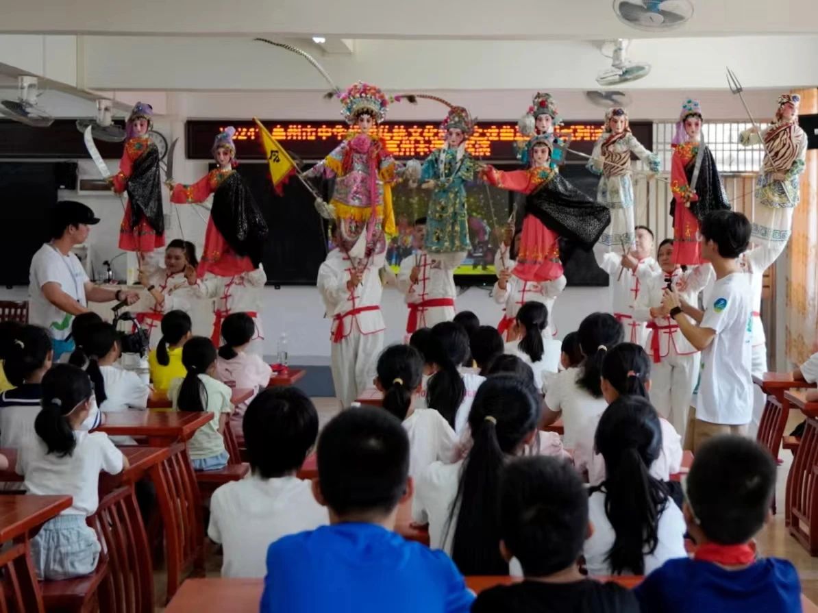 佳“偶”匠心突擊隊(duì)攜非遺入校園 | 傳統(tǒng)文化新活力，木偶戲點(diǎn)亮童心夢(mèng)