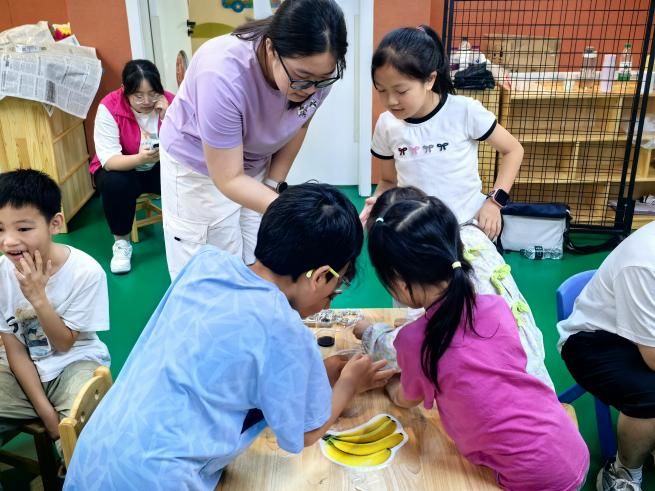 星耀雙城七彩橋團隊暑期三下鄉：實驗趣多多，闖關樂不停——少年科學互動工坊