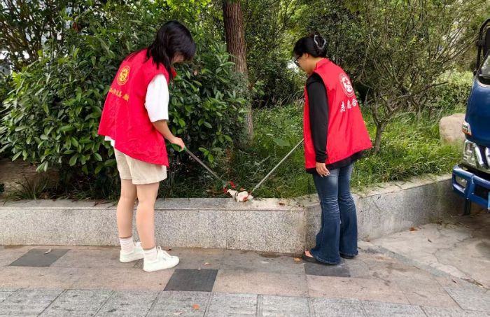 青春助力城市文明 西園街道暑期志愿服務(wù)暖人心