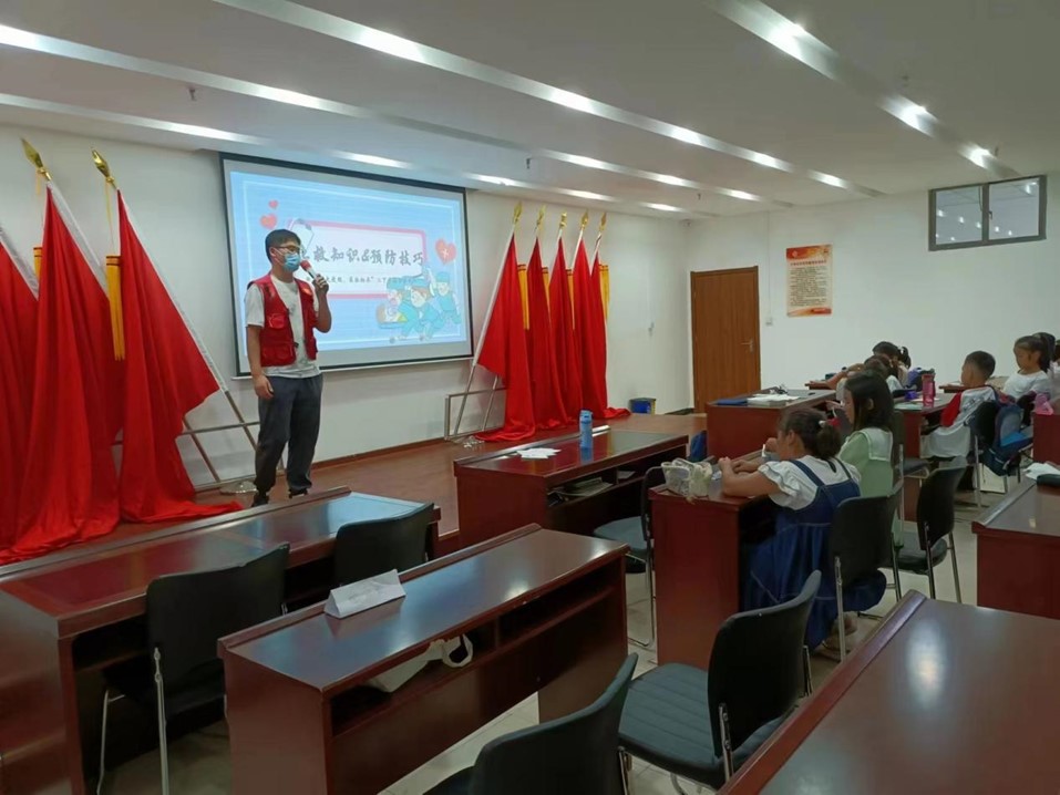 點亮健康的燈塔——在社區播撒急救與傳染病防治的種子