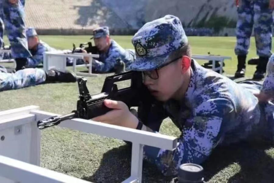 圖為陳家龍?jiān)缙谟?xùn)練課畫面