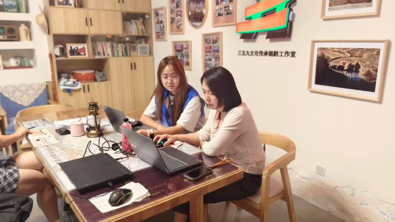 塔里木大學學子助力三五九旅紀念館，紅色實踐展擔當
