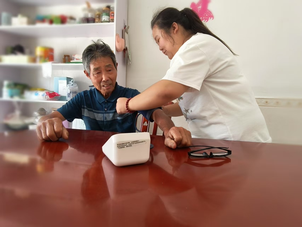 智慧助老團隊情暖東溝鎮  健康服務送到老人身邊