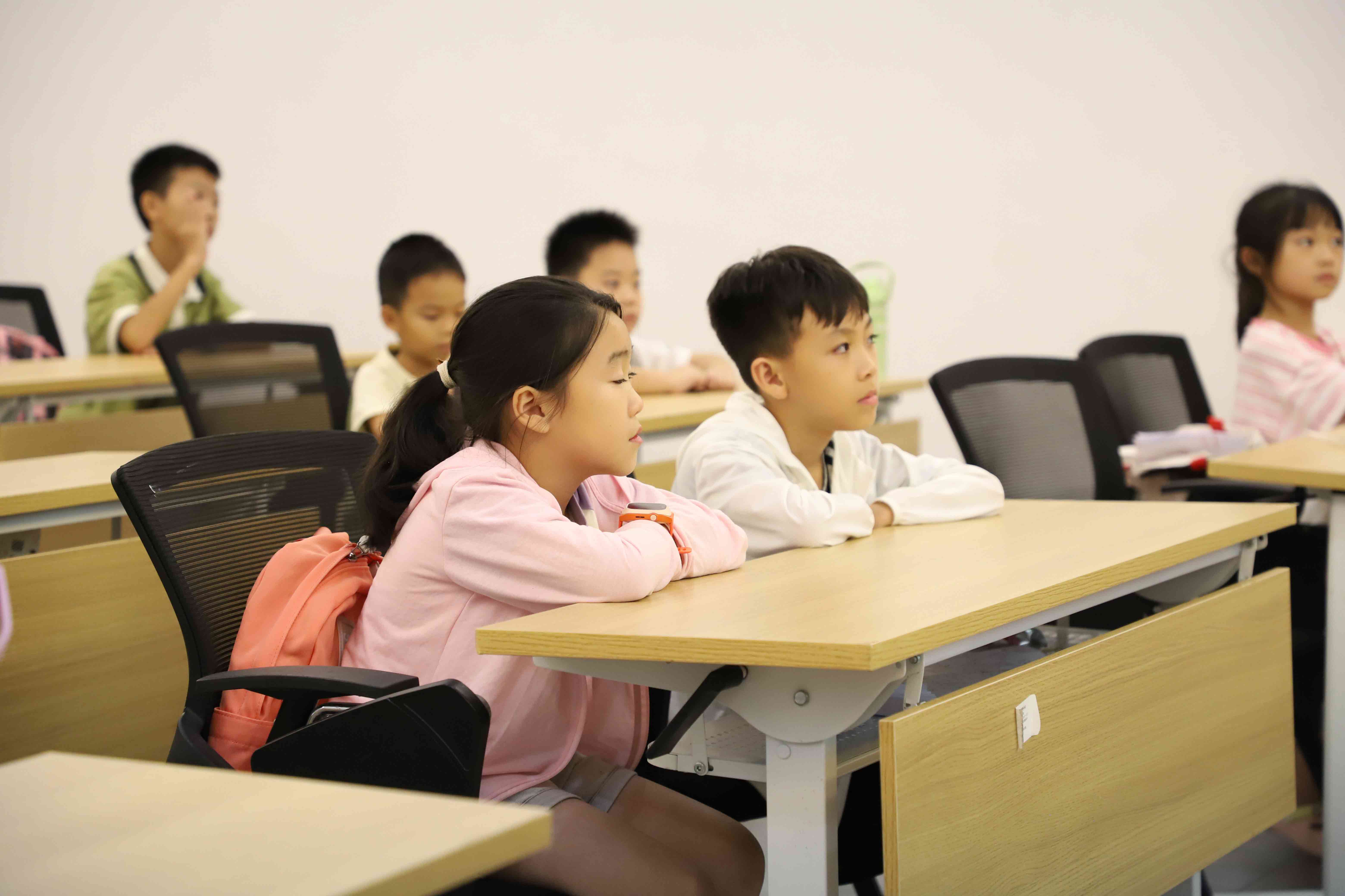 廣東科技學院赴生態園“非遺筑夢”突擊隊 | 古法造紙術體驗課：當小手遇見千年智慧