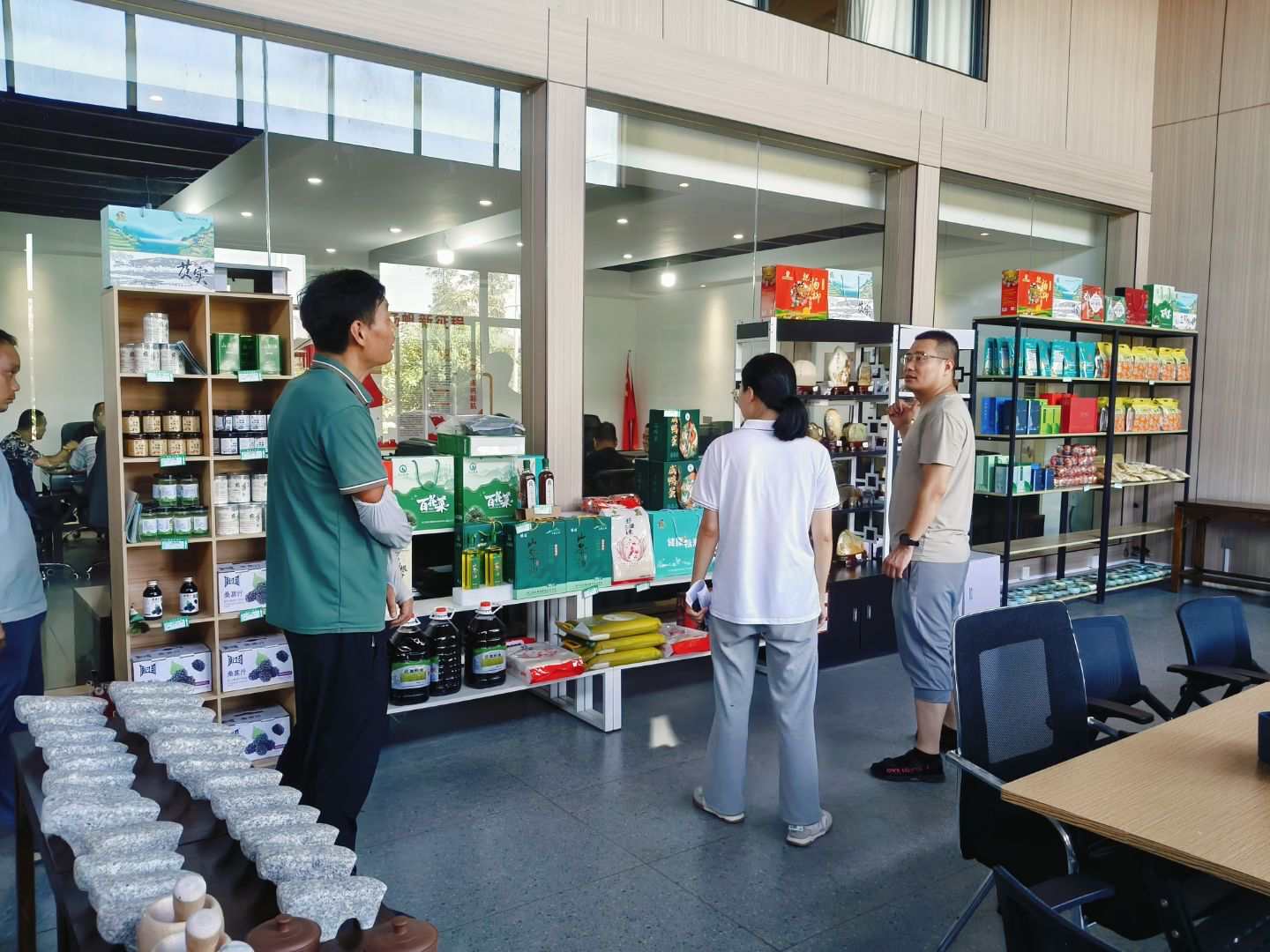 巢湖學院數學與大數據學院赴廬江縣小滿稻夢空間“智匯農業，數聯鄉村”智慧農業發展調研團——小滿稻夢空間調研活動