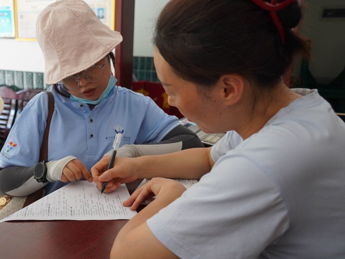 村情紙上明，鄉興問卷行