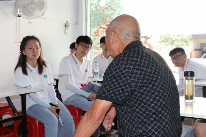 從課堂到鄉(xiāng)間：基層醫(yī)療的“現(xiàn)實(shí)與溫度”