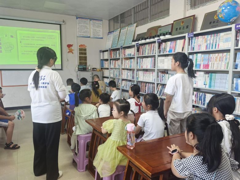 懷化學院“三公”志愿服務團——說好普通話，溝通千萬家