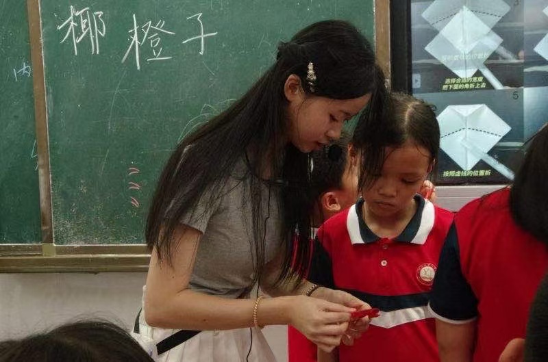 陽江鎮(zhèn)義教：海椰志愿隊(duì)傳遞知識(shí)與夢想