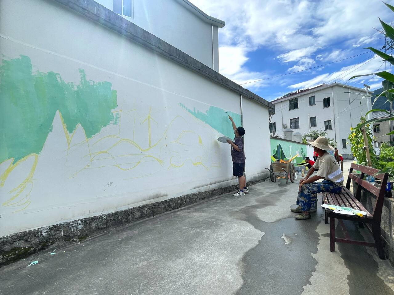 助力垃圾分類(lèi)保護(hù)環(huán)境，共建美麗鄉(xiāng)村