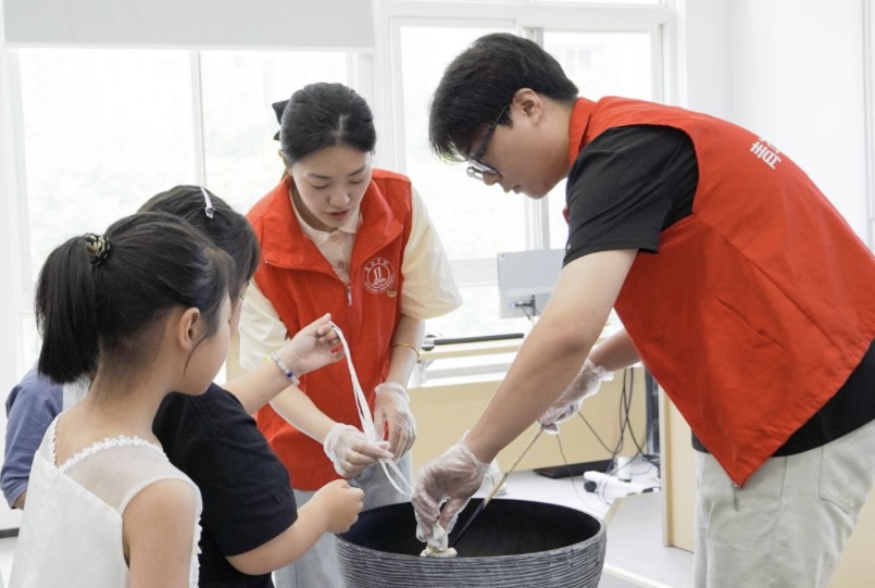 三江學院藝術學院（演藝學院）：“非遺薪火傳，青春綻華光”暑期社會實踐