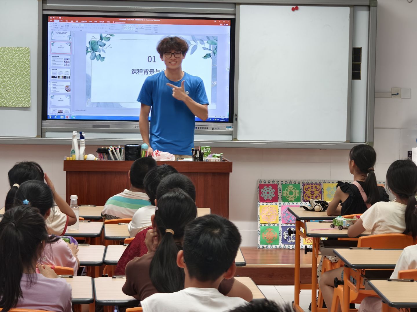 手語傳愛課堂，“鄉(xiāng)”約無聲世界