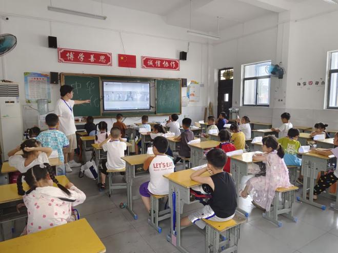 守護中華文脈，傳承歷史智慧：武昌理工學院云夢書韻志愿服務隊開展主題為“中華文物的保護與傳承”的特色課程