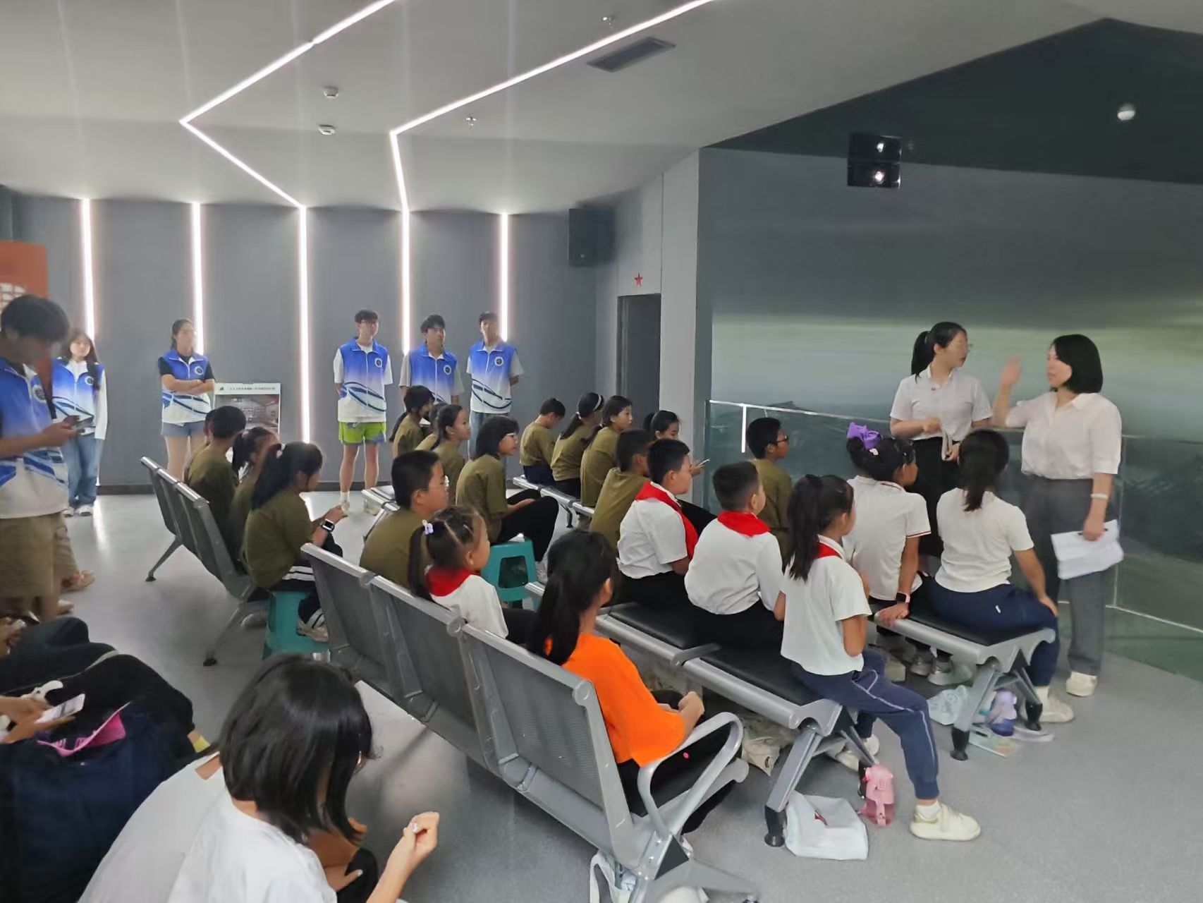 傳承紅色基因 感悟奮斗力量