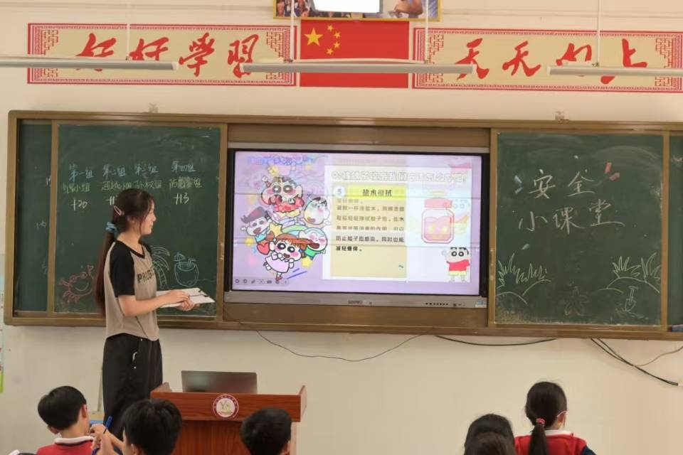 陽江鎮課堂“醫”心守護，廣東醫大學子解鎖人體奧秘之旅