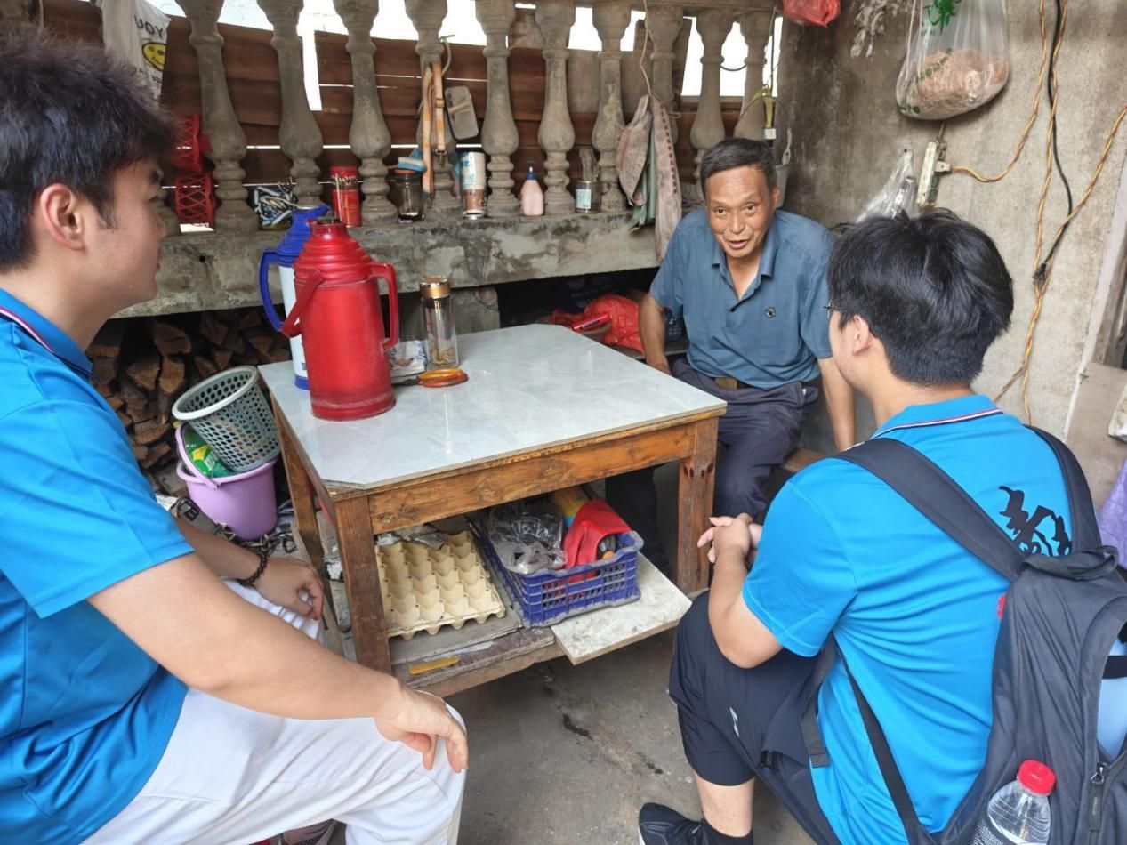 情系老黨員 慰問暖人心——巢湖學(xué)院白山鎮(zhèn)實踐團，赴白山鎮(zhèn)開展老黨員慰問活動