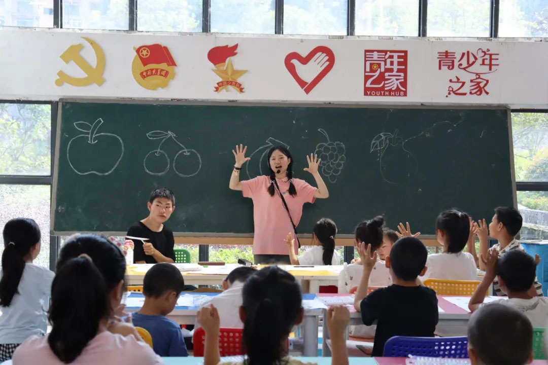 行走在田間的課程思政：重慶三峽職業學院經濟管理學院“筑夢新農人”實踐團在中益鄉書寫青春答卷