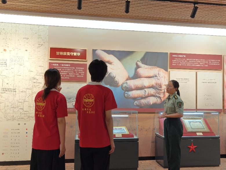 “風霜難改初心，歲月不遷戍志”——塔里木大學“追溯兵團記憶，共赴紅色征程”尋訪團與石河子大學實踐團走訪“七一勛章”獲得者魏德友