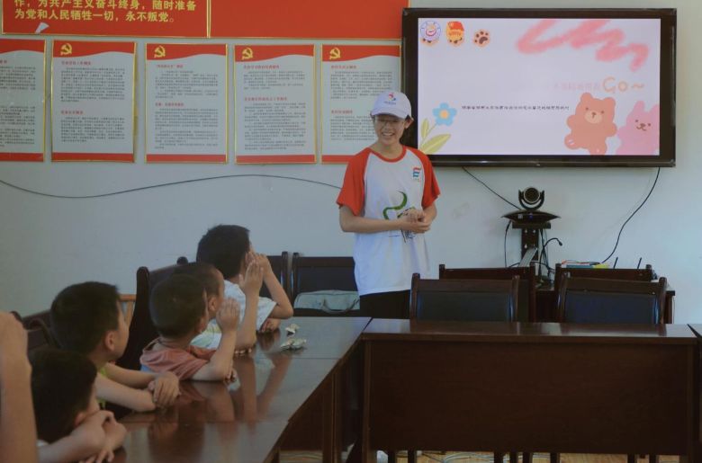 響應安全守護號召 吉首大學學子赴基層開展兒童“雙防”宣講
