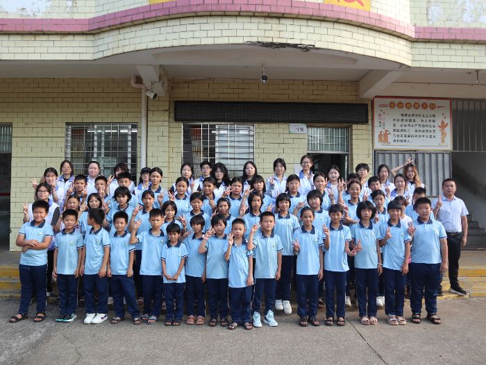 啟明星志愿服務(wù)隊(duì)"童心筑夢(mèng)"游園會(huì)點(diǎn)亮新豐小學(xué)暑期生活