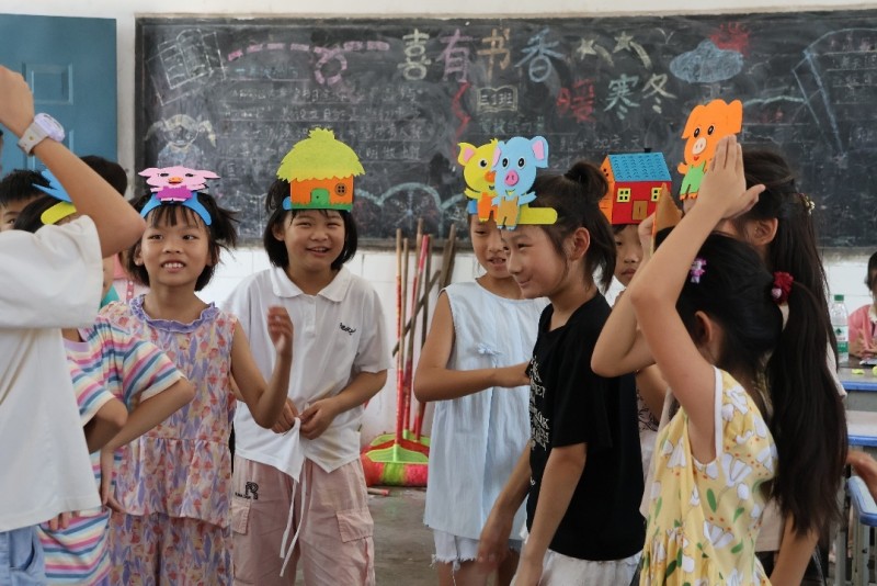 戲劇點亮童心——“小風鈴”支教隊赴迎春鎮(zhèn)中心小學開展話劇公益課堂