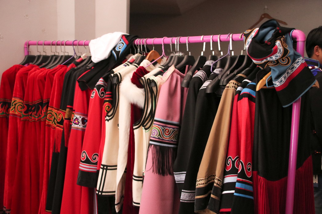 山東大學“助力黔行”彝族服飾非遺走訪實踐活動